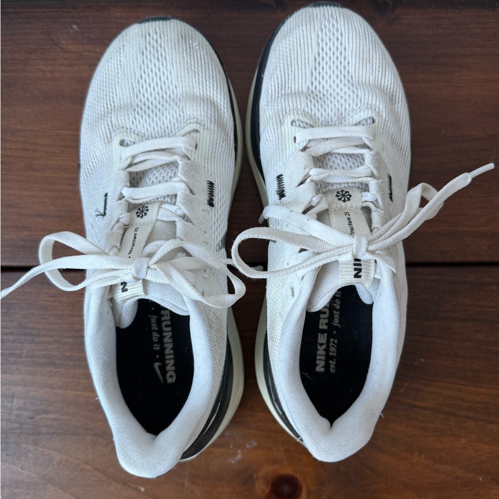 Nike Women’s Running Sneaker Size 7